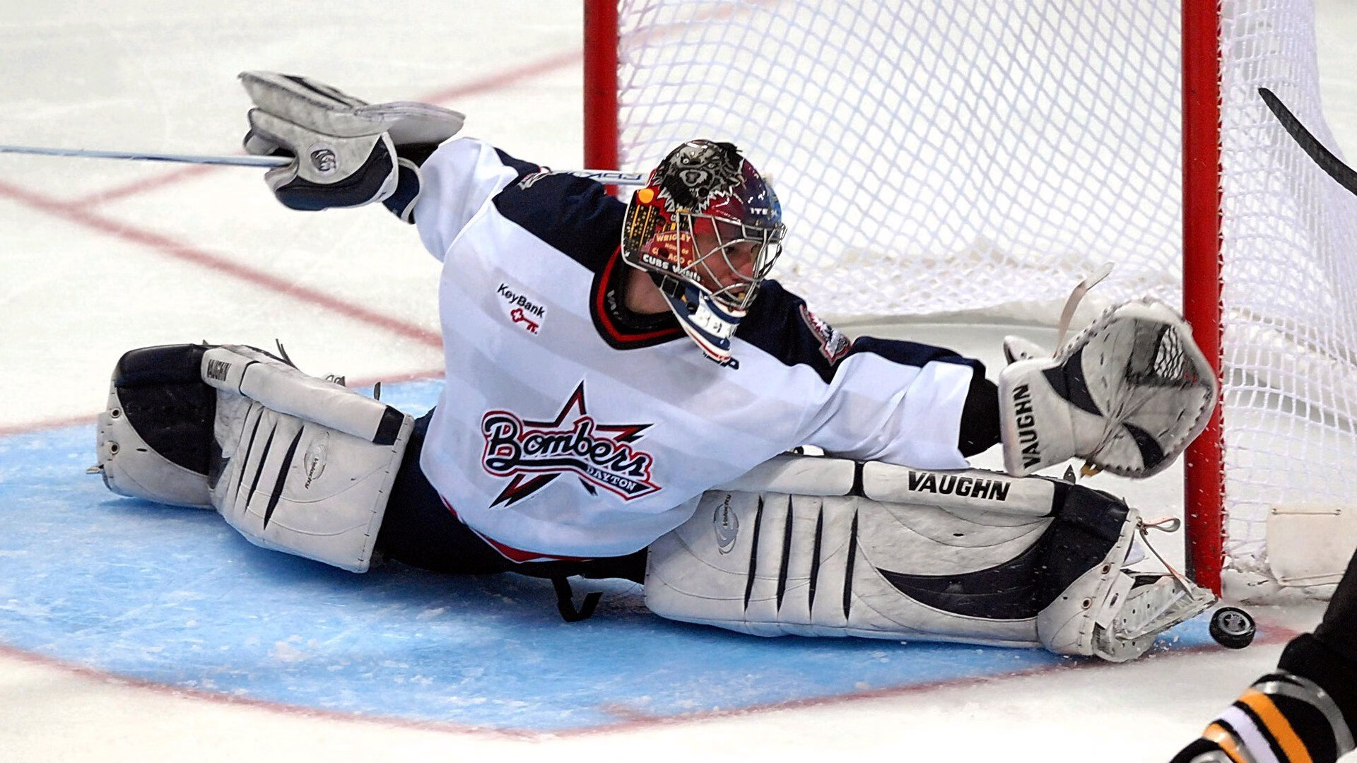 _场外精彩：明星名人助阵网球盛事_，名人打网球